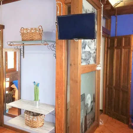 La Buhardilla De Mesones ,vicent *